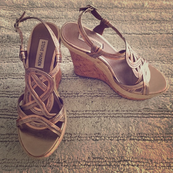 2 pairs of shoes