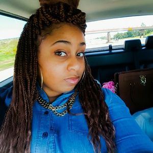 Meet your Posher, Mercedes