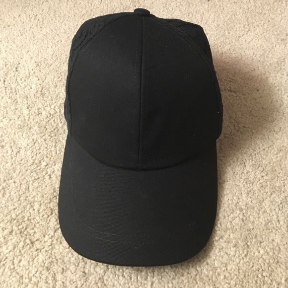 BCBGENERATION black baseball cap with crochet back