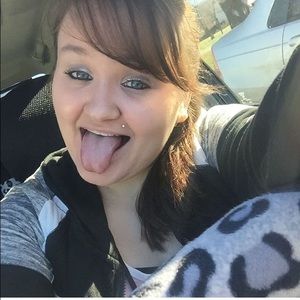 Meet your Posher, Brittney