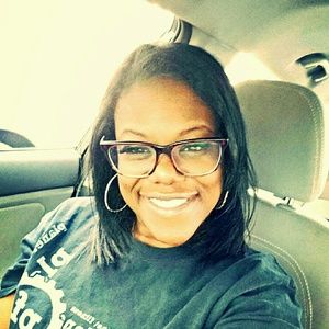 Meet your Posher, Aisha