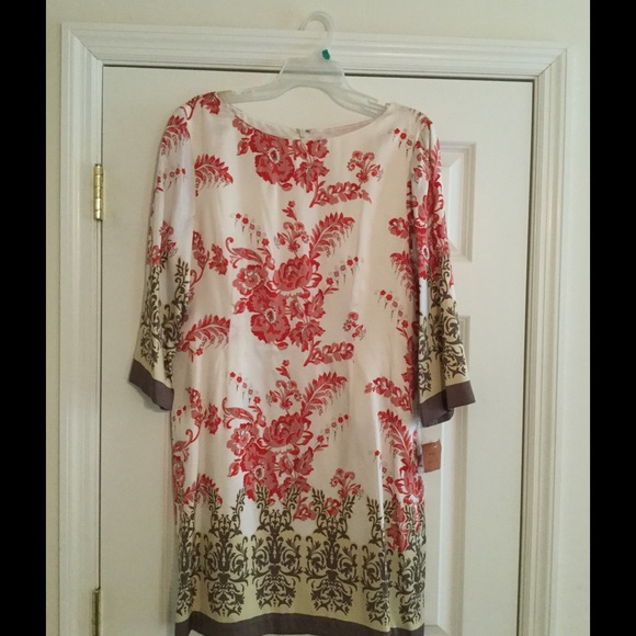 Classy Neiman Marcus silk sheath.