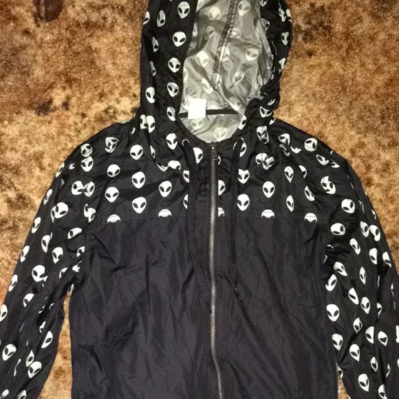 ❌SOLD❌ 👽 alien windbreaker jacket ✨👽
