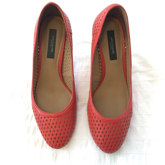 Ann Taylor Red Pumps