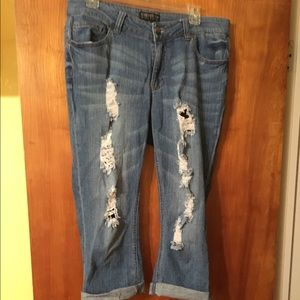 Distressed ankle jeans