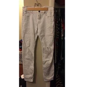 Skinny/straight leg white jeans