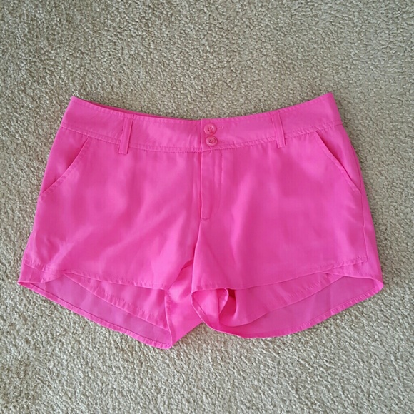 Hot pink fuschia shorts M