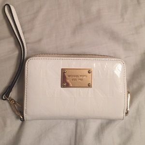 Michael Kors wristlets wallet