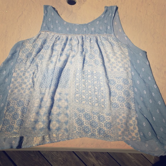 Blue and white patterned tank top