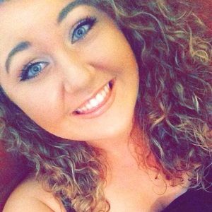 Meet your Posher, Aly