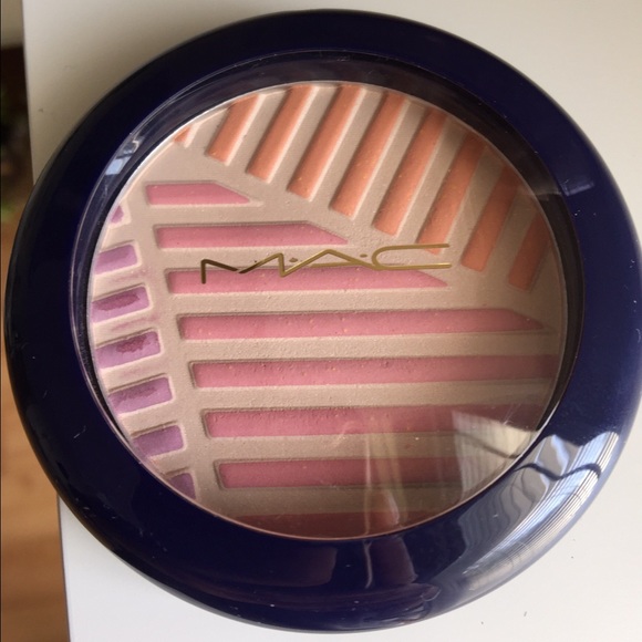MAC Crew Highlighter