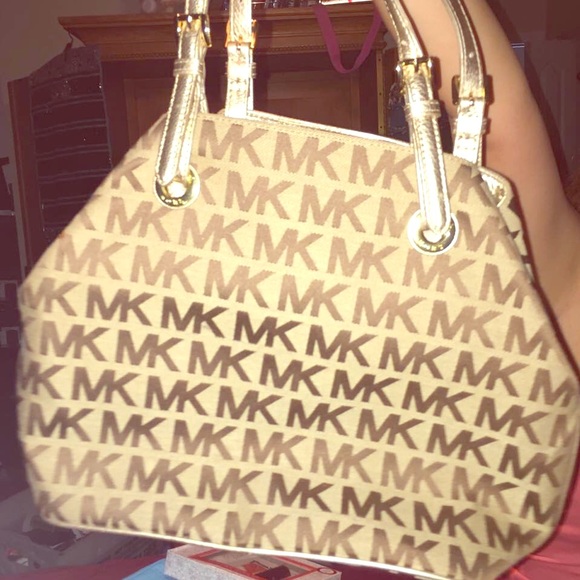 Michael Korrs purse
