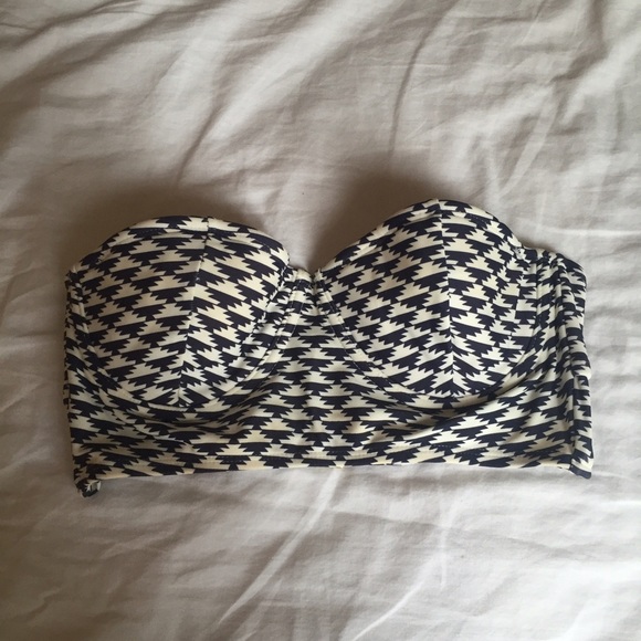 Chevron-printed swimsuit top