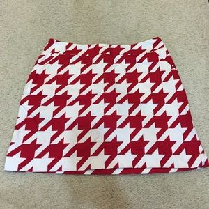 red & white houndstooth skort