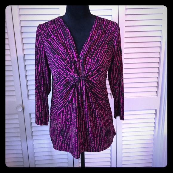 💕Black and Deep Pink/Purple pullover top💕