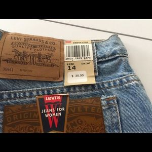 Levi's denim shorts size 14
