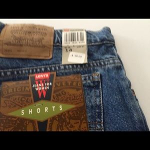 Levi's denim shorts size 14