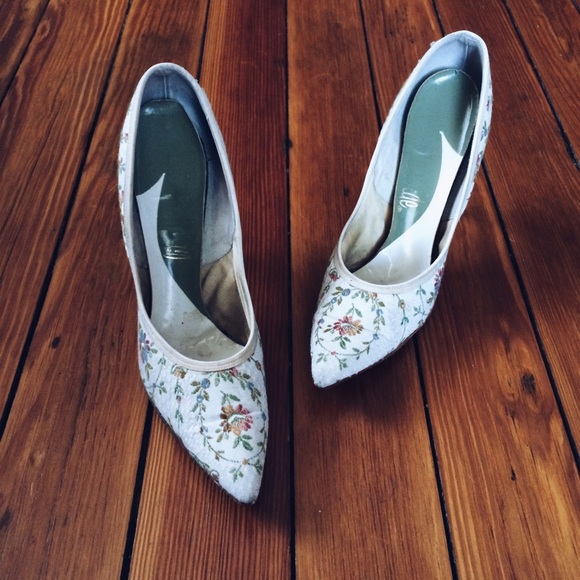 Vintage Life Stride Tapestry Heels