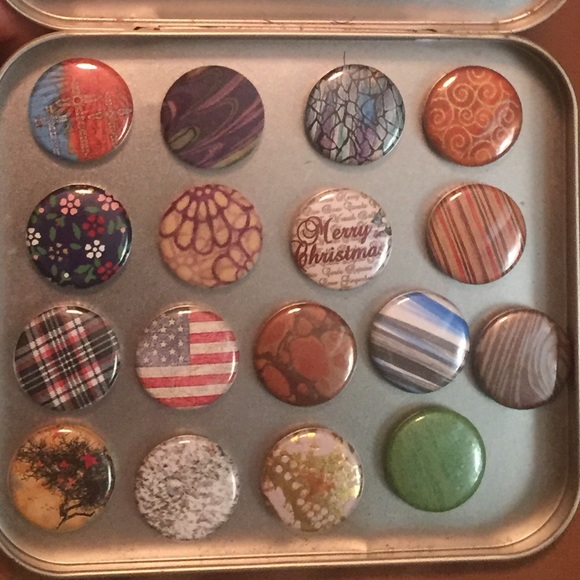 19 Magnets & 2 necklaces