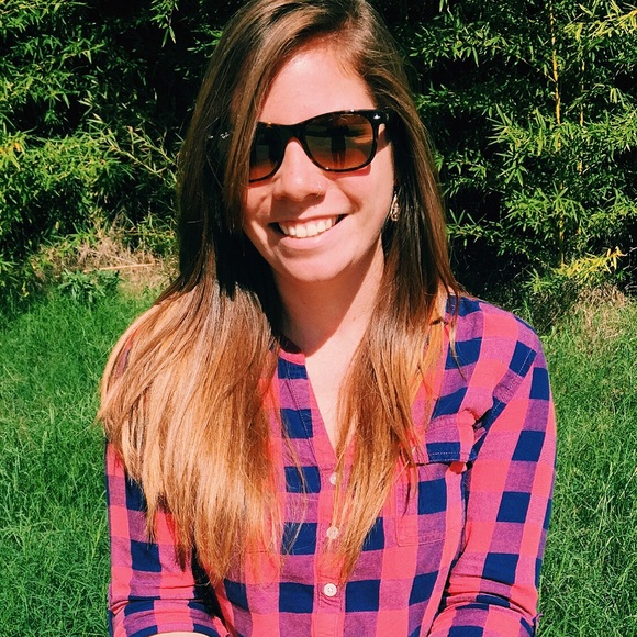 Meet your Posher, Emily - Picture 2 of 3