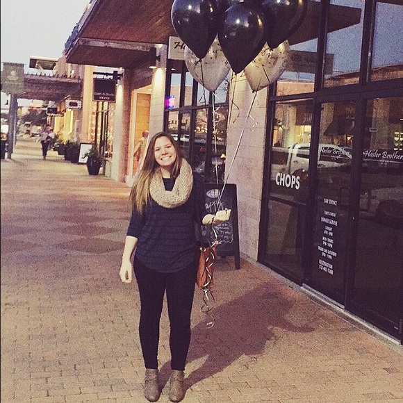 Meet your Posher, Emily - Picture 3 of 3