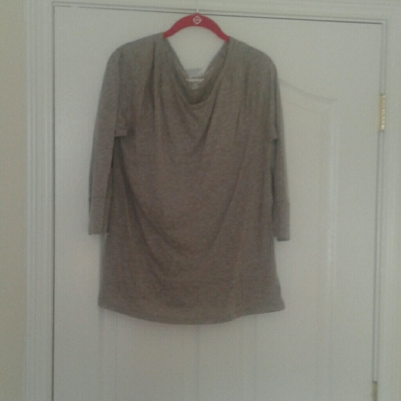 3/4 length sleeve top - Picture 1 of 1