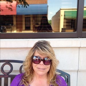 Meet your Posher, Virginia