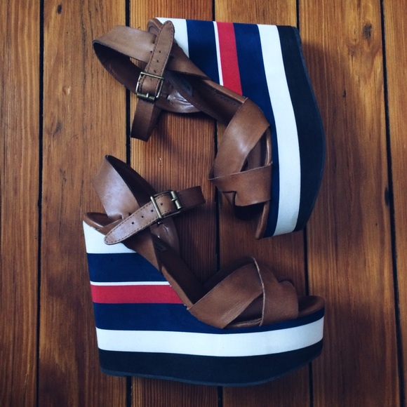 Steve Madden Waaves Wedge Sandal