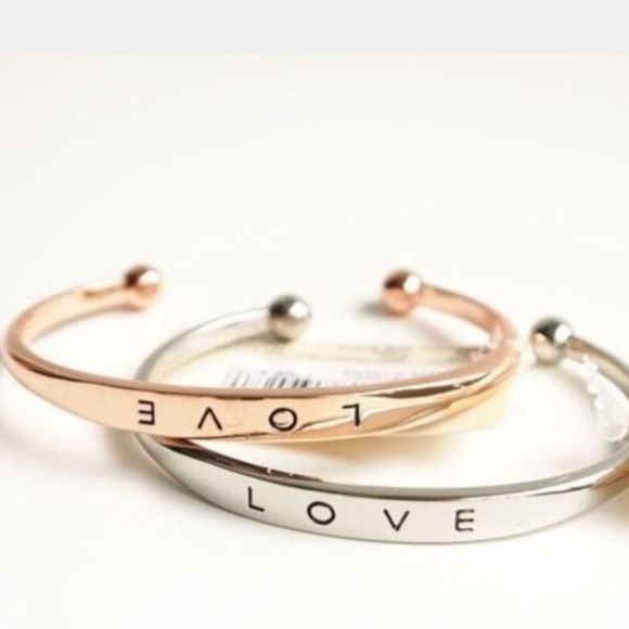 LOVE bangle - Picture 3 of 4