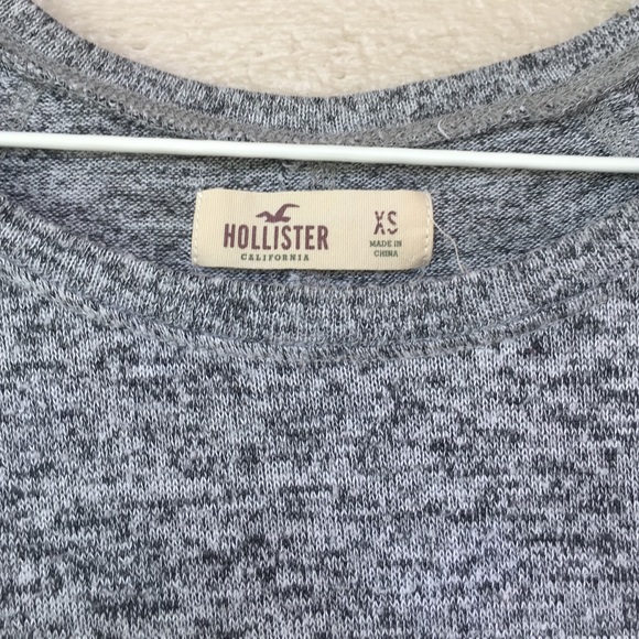 Hollister gray long sleeve top👌💚too small for me - Picture 2 of 4