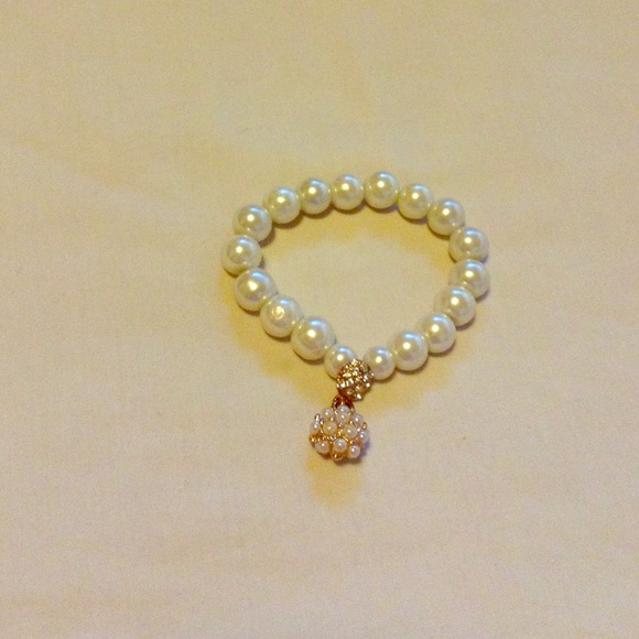 Pearl bracelet