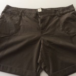 Sonoma size 22w shorts