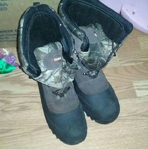 Men's all weather camo boots