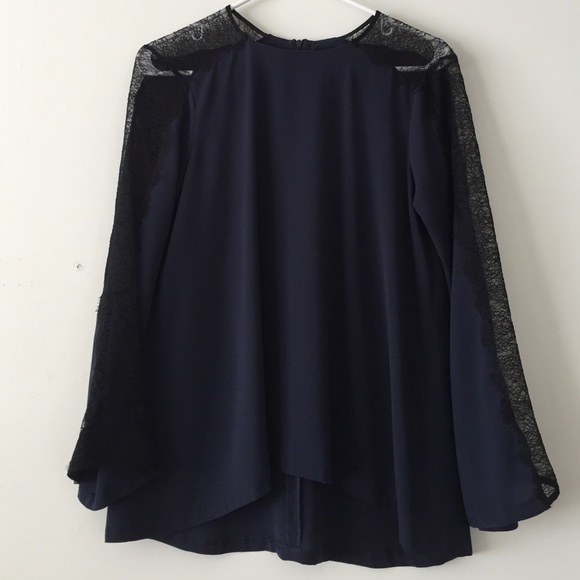 ZARA Long-Sleeve, Crew Neck Blouse w/Lace Detail
