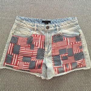 High-waisted American Flag Shorts