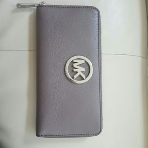 Michael Kors Leather Fulton Wallet
