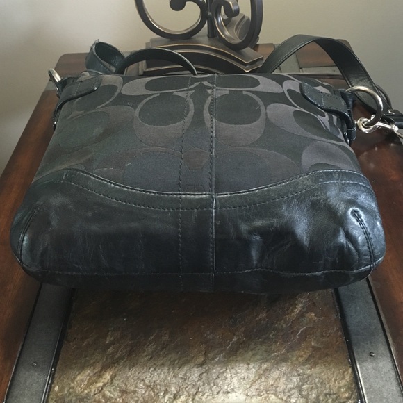 Coach purse - Picture 4 of 4