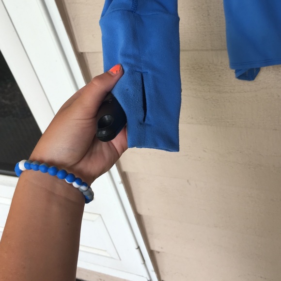 Ivivva long sleeve shirt 💙blue too small for me - Picture 4 of 4