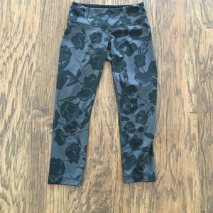 ☀️FINAL☀️Lululemon Wunder Under Crop  Floral Sz 4