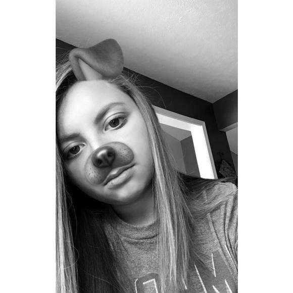 Meet your Posher, Alexis - Picture 1 of 1