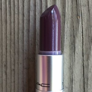 Mac Lipstick in Boyfriend Stealer