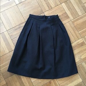 H&M black skirt size US 6