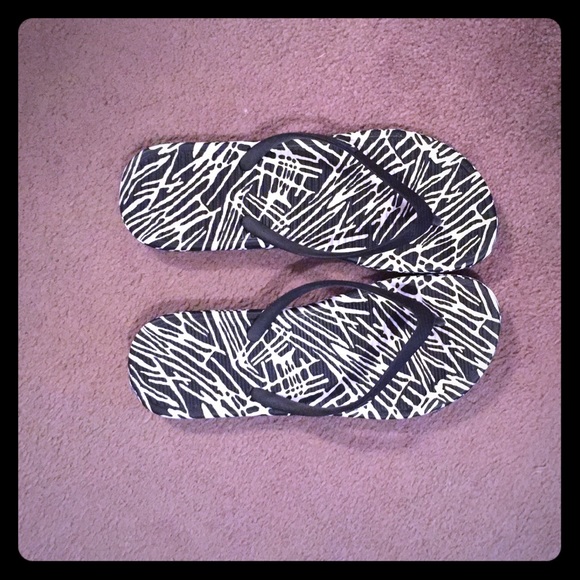Women's Nike flip flops