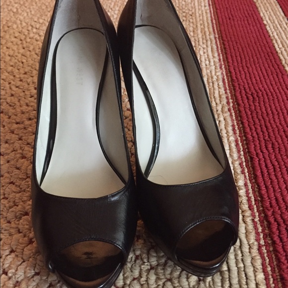 Nine West Peep Toe Black Pumps Size 7.5