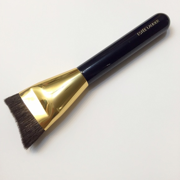 New Estee Lauder Sculpting Foundation Brush #2