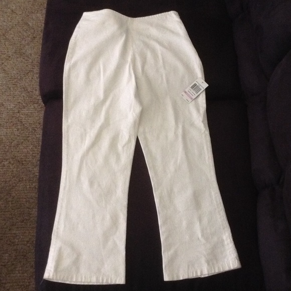 Women's White Capri