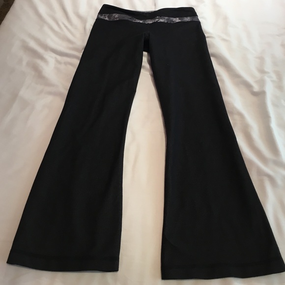 LULULEMON: groove pants