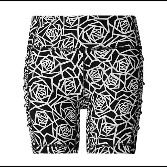 Lululemon Speed Track Short sz 4 new