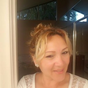 Meet your Posher, Claudia