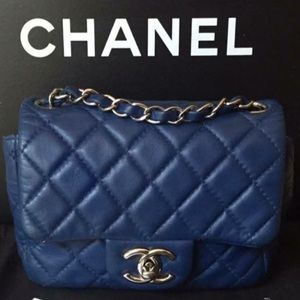 Authentic Chanel classic mini 7 used blamskin